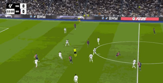 1729979428670024973.gif 0-1莱万.gif